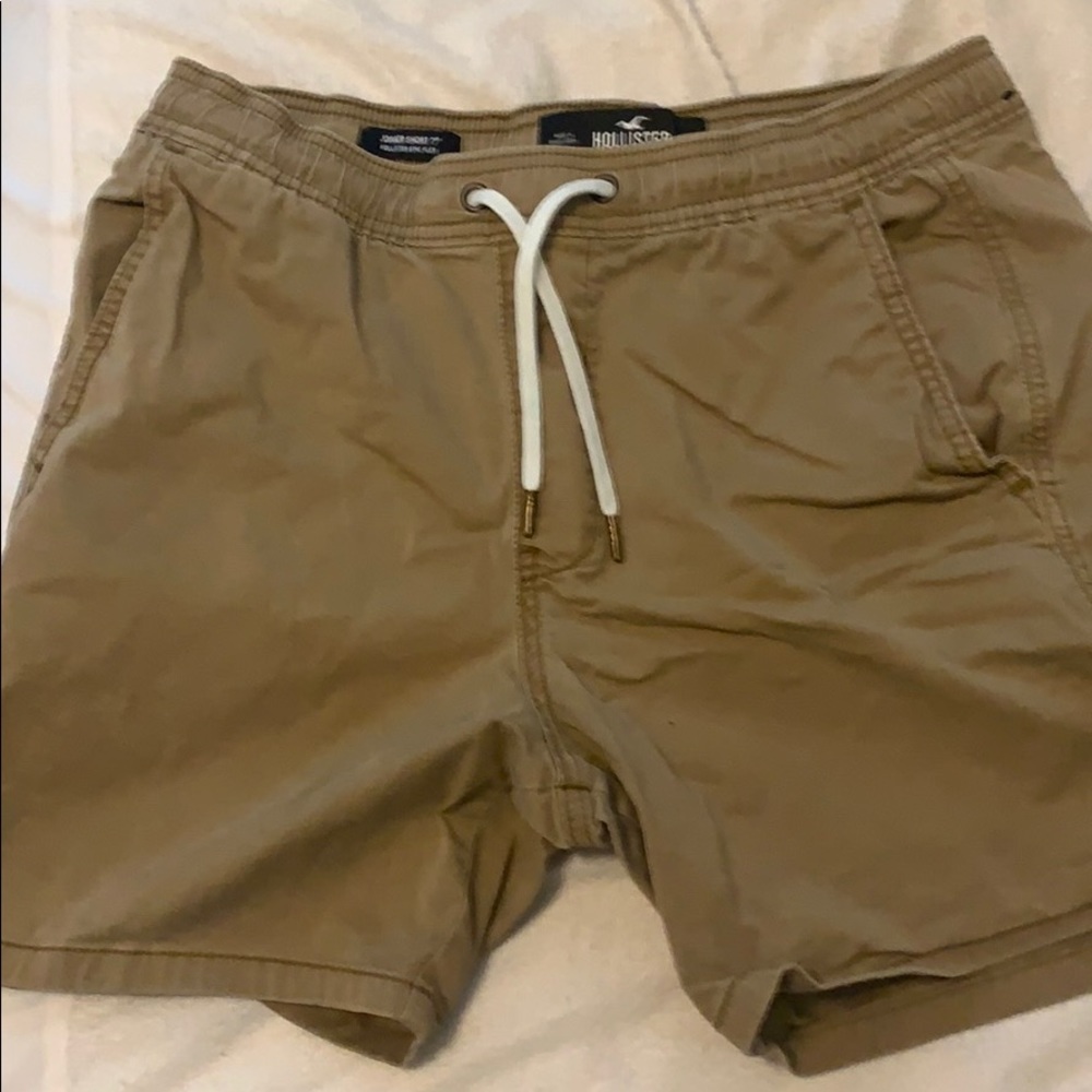 Jogger (khaki) shorts 7” by Hollister